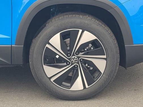 Blue 2026 Volkswagen Taos SE