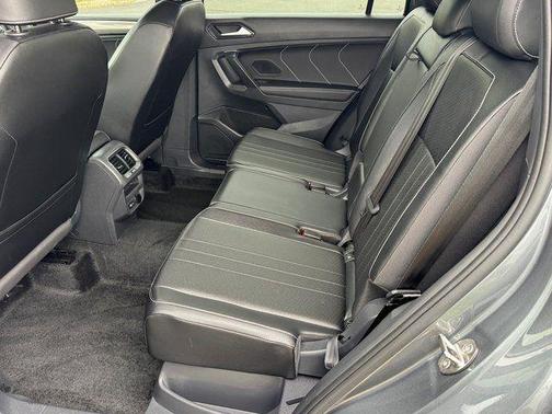 Platinum Gray Metallic 2024 Volkswagen Tiguan 2.0T SE R-Line Black 4MOTION