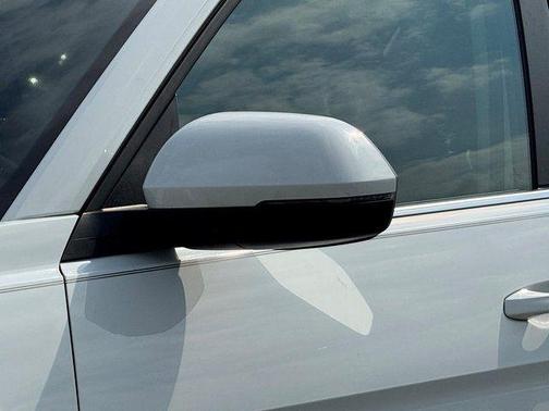 Pure White 2018 Volkswagen Atlas 3.6L SE