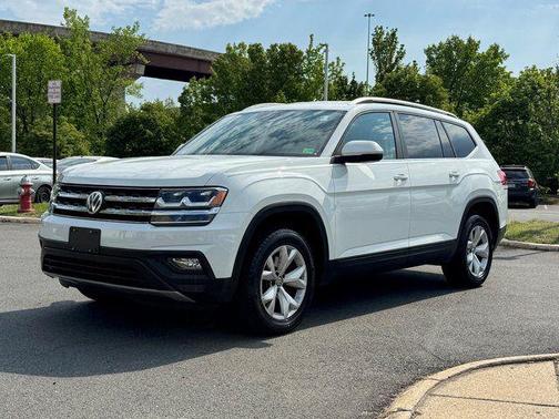 Pure White 2018 Volkswagen Atlas 3.6L SE