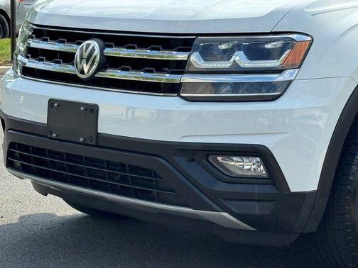 Pure White 2018 Volkswagen Atlas 3.6L SE