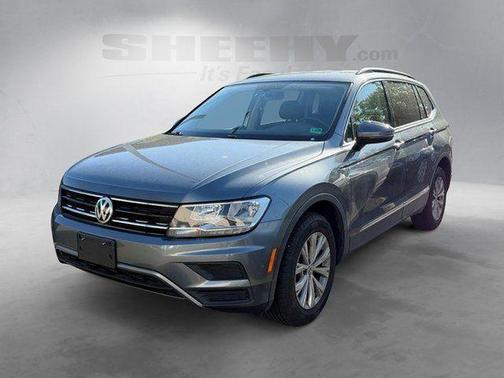 Platinum Gray Metallic 2018 Volkswagen Tiguan 2.0T SE 4MOTION