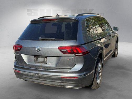 Platinum Gray Metallic 2018 Volkswagen Tiguan 2.0T SE 4MOTION