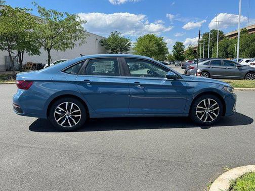 Monterey Blue Pearl 2026 Volkswagen Jetta 1.4T SE