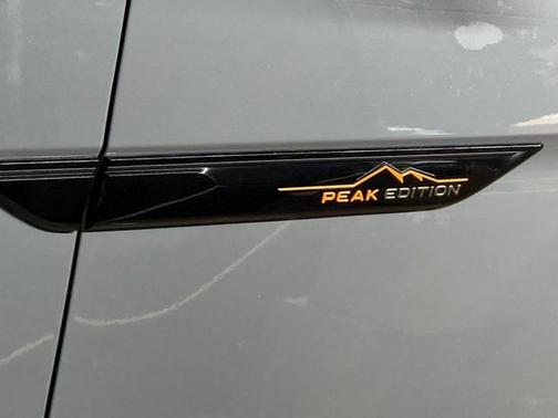 2025 Volkswagen Atlas 2.0T Peak Edition