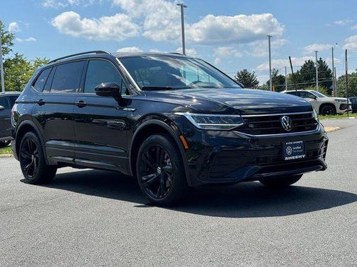 Deep Black 2024 Volkswagen Tiguan 2.0T SE R-Line Black 4MOTION
