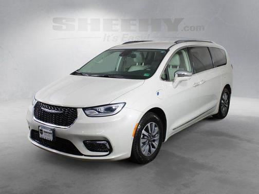 Luxury White Pearlcoat 2021 Chrysler Pacifica Hybrid Limited