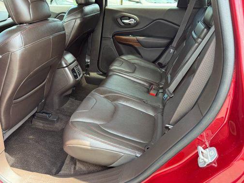 Deep Cherry Red Crystal 2016 Jeep Cherokee Trailhawk