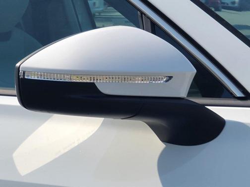 2025 Volkswagen Tiguan 2.0T SE 4MOTION