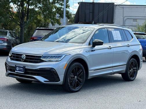 2022 Volkswagen Tiguan 2.0T SE R-Line Black 4MOTION