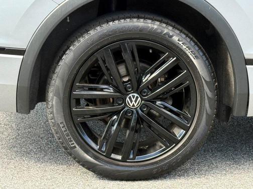 2022 Volkswagen Tiguan 2.0T SE R-Line Black 4MOTION