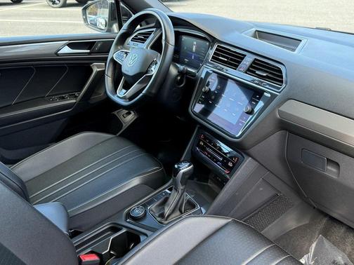 2022 Volkswagen Tiguan 2.0T SE R-Line Black 4MOTION