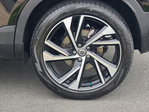 2021 Volvo XC40 T5 R-Design