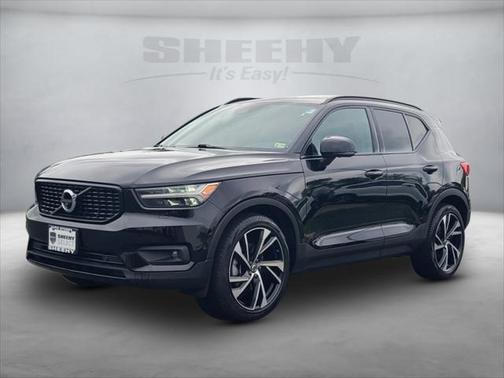 2021 Volvo XC40 T5 R-Design