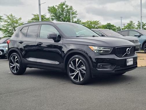 2021 Volvo XC40 T5 R-Design