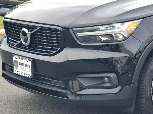 2021 Volvo XC40 T5 R-Design