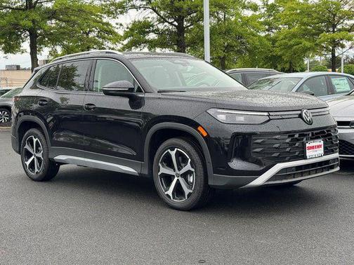Deep Black Pearl 2026 Volkswagen Tiguan 2.0T SE 4MOTION