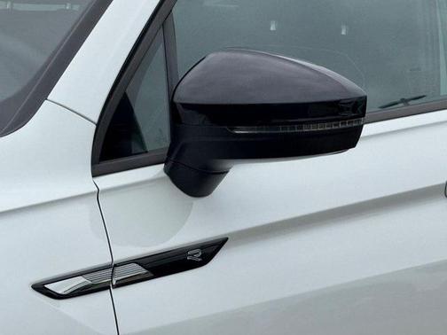 2022 Volkswagen Tiguan 2.0T SE R-Line Black 4MOTION