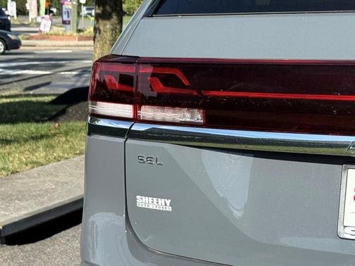 2025 Volkswagen Atlas 2.0T SEL Premium R-Line 4MOTION