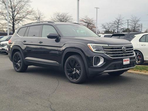 Deep Black Pearl 2026 Volkswagen Atlas 2.0T SE w/Technology 4MOTION