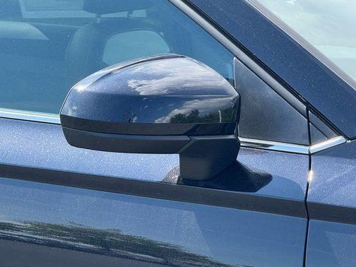 Deep Black Pearl 2026 Volkswagen Taos SEL