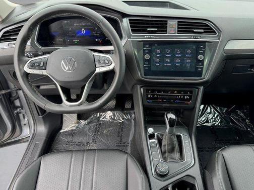 Silver Metallic 2024 Volkswagen Tiguan 2.0T SE 4MOTION