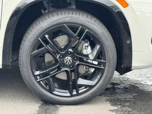 2026 Volkswagen Tiguan 2.0T SE R-Line Black 4MOTION