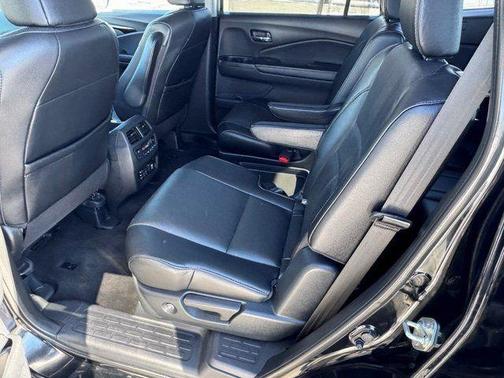 Crystal Black Pearl 2018 Honda Pilot Elite