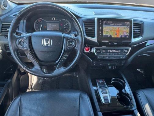 Crystal Black Pearl 2018 Honda Pilot Elite