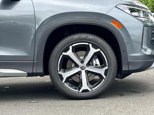 2025 Volkswagen Tiguan 2.0T SE 4MOTION