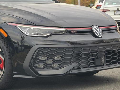 2026 Volkswagen Golf GTI 2.0T SE DSG