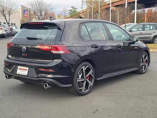 2026 Volkswagen Golf GTI 2.0T SE DSG