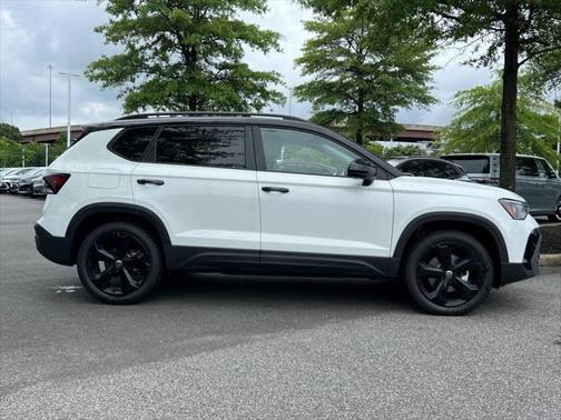 2025 Volkswagen Taos 1.5T SE Black