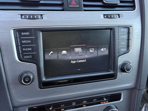 2016 Volkswagen Golf SportWagen TSI Limited Edition