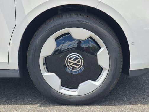 Candy White 2025 Volkswagen ID. Buzz Pro S