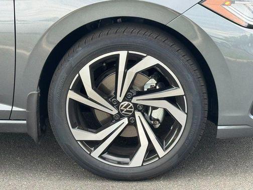 Platinum 2026 Volkswagen Jetta 1.4T SEL