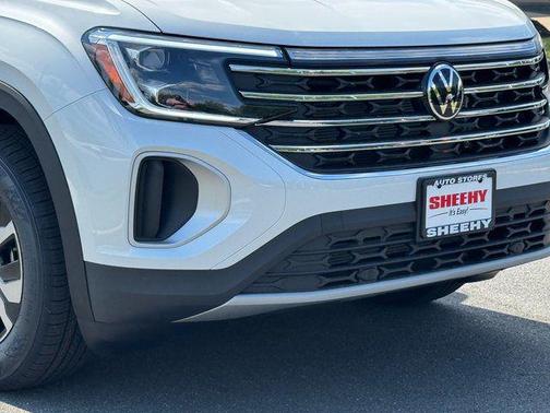 White Pearl 2026 Volkswagen Atlas 2.0T SE