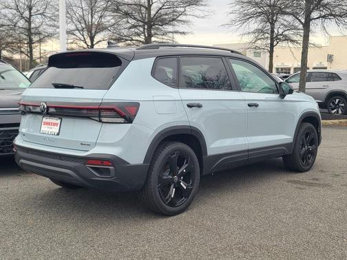 2026 Volkswagen Taos SE Black