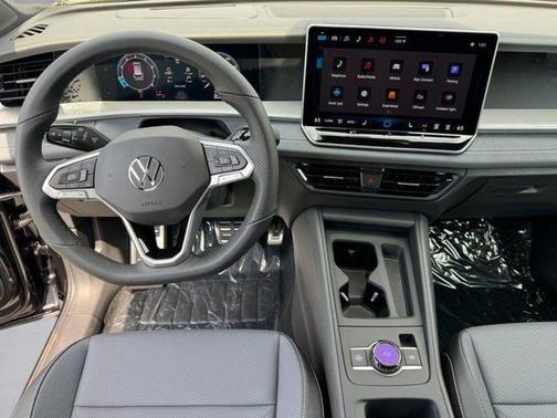 Deep Black Pearl 2026 Volkswagen Tiguan 2.0T SE R-Line Black 4MOTION