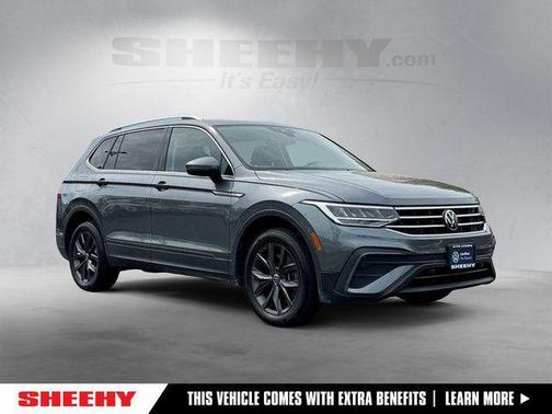 Platinum Gray Metallic 2023 Volkswagen Tiguan 2.0T SE