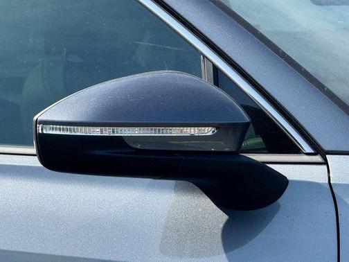 Platinum 2026 Volkswagen Tiguan 2.0T SE 4MOTION