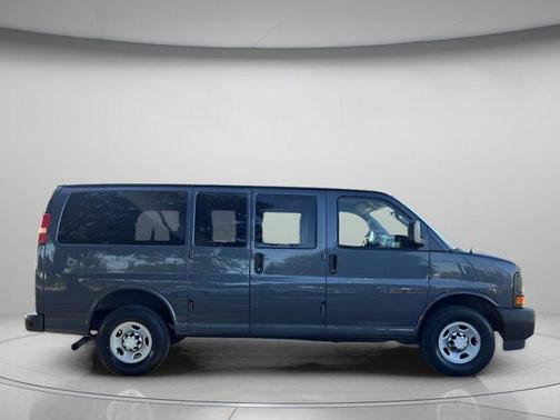 2017 Chevrolet Express 2500 LS
