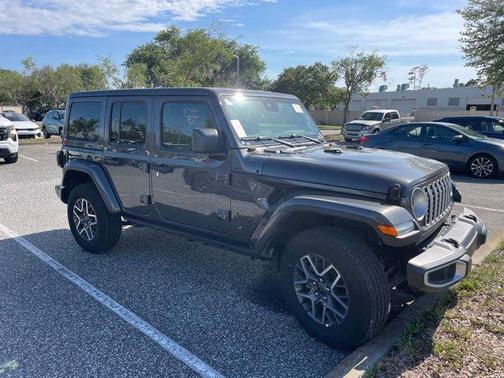 Granite Crystal Metallic Clearcoat 2025 Jeep Wrangler 4-Door Sahara 4x4