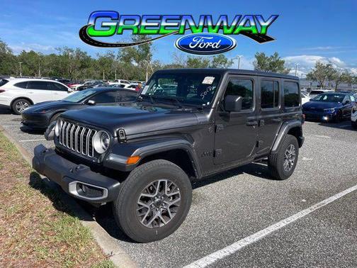 Granite Crystal Metallic Clearcoat 2025 Jeep Wrangler 4-Door Sahara 4x4