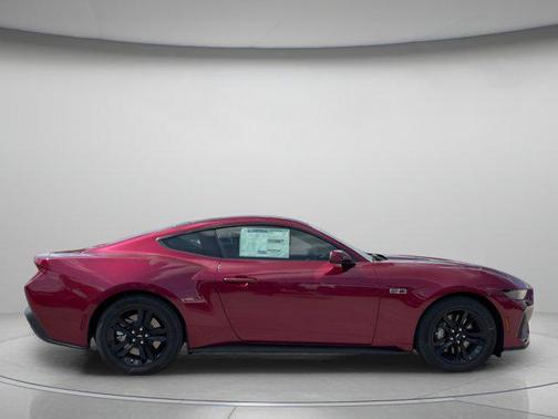 MOLTEN MAGENTA METALLIC TNT CC 2026 Ford Mustang GT