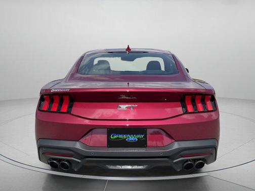 MOLTEN MAGENTA METALLIC TNT CC 2026 Ford Mustang GT