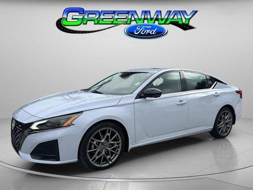 2023 Nissan Altima 2.0 SR