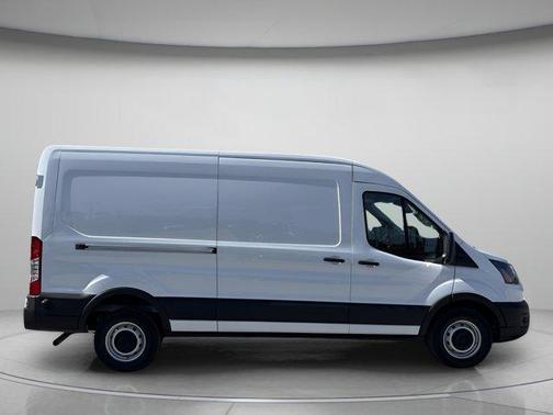 2025 Ford Transit-250 148 WB Medium Roof Cargo