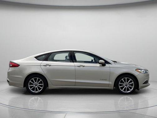 WHITE GOLD 2017 Ford Fusion Hybrid S