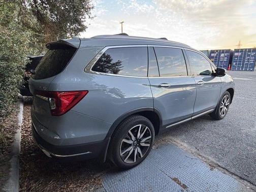 2022 Honda Pilot Touring 7-Passenger